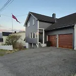 Moderne Perle Pa Med Boblebad Og Fjellutsikt Villa *