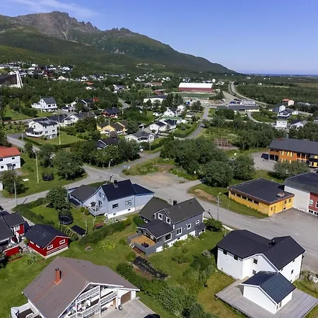 Villa Moderne Perle Pa Med Boblebad Og Fjellutsikt Myre (Nordland)