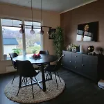 Moderne Perle Pa Med Boblebad Og Fjellutsikt * Myre (Nordland)
