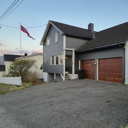 Moderne Perle Pa Med Boblebad Og Fjellutsikt Villa *